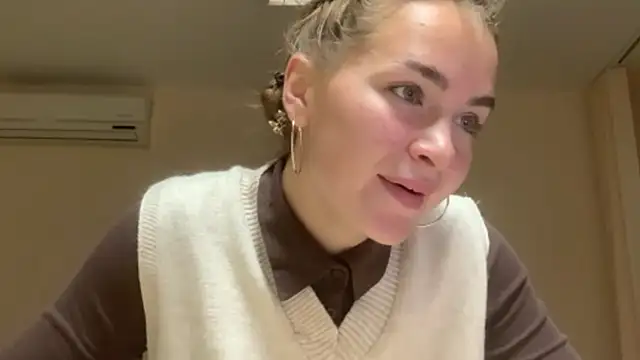 Snapshot of BunnyTiedeman chatting on September 14, 2025, 4:29 pm BunnyTiedeman online show from September 14, 2025, 4:29 pm