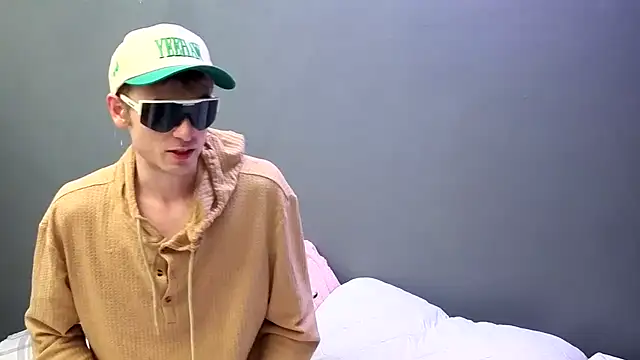 maskedboy1 online show from July 24, 2026, 8:21 am