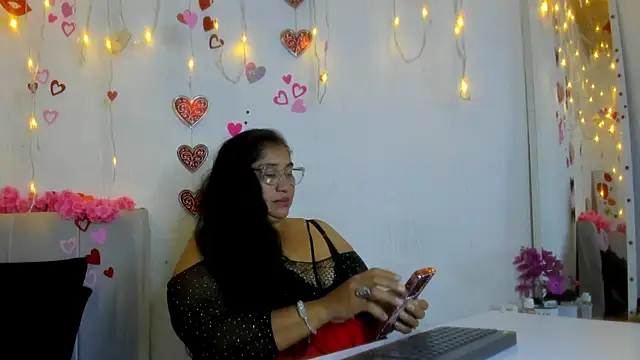 Snapshot of milf_latinn chatting on September 29, 2025, 2:23 pm milf latinn online show from September 29, 2025, 2:23 pm