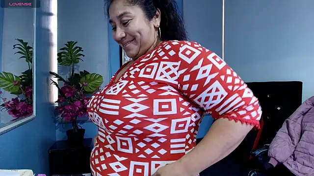 Snapshot of milf_latinn chatting on October 3, 2025, 12:39 pm milf latinn online show from October 3, 2025, 12:39 pm