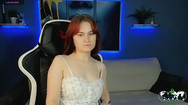 Roxy foxi online show from October 4, 2025, 1:18 am