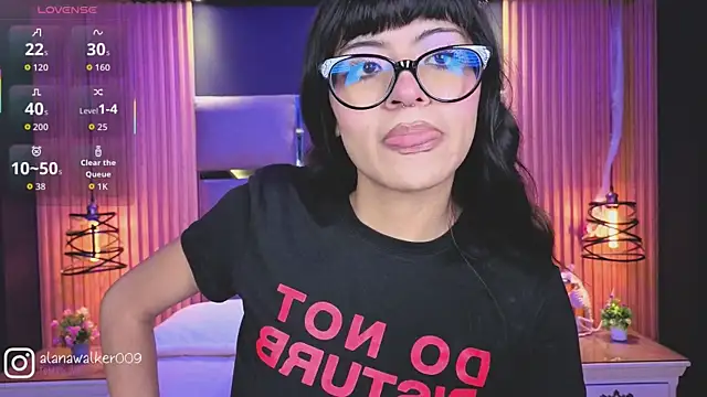 AlanaWalker9 online show from February 26, 2026, 3:28 am