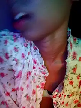 Snapshot of BunnyBloom25 chatting on September 17, 2025, 4:31 pm BunnyBloom25 online show from September 17, 2025, 4:31 pm