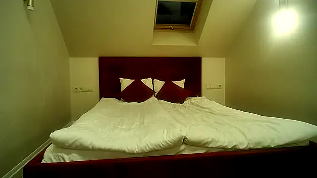 Eva Fit Milf online show from April 17, 2026, 6:44 pm