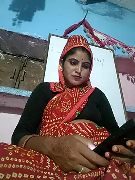 LUCKY cut online show from October 14, 2025, 2:50 pm