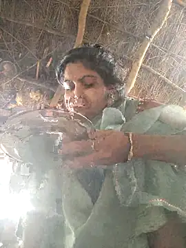 LUCKY cut online show from November 4, 2025, 2:26 am