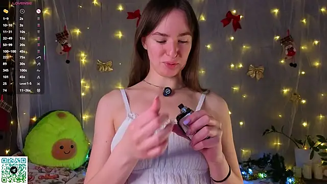 Snapshot of VincenzaGarigliano chatting on January 13, 2026, 2:48 am VincenzaGarigliano online show from January 13, 2026, 2:48 am