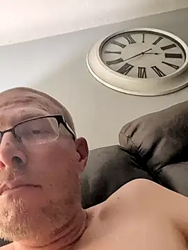 MrLeakyHelmet online show from September 21, 2025, 9:36 am