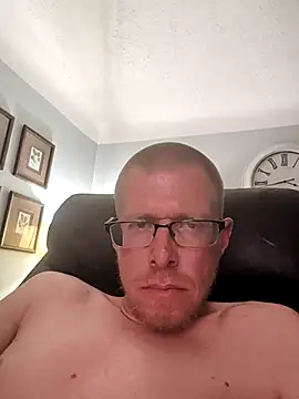 MrLeakyHelmet online show from September 24, 2025, 5:47 am