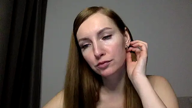 Varnyx online show from November 22, 2025, 3:33 pm