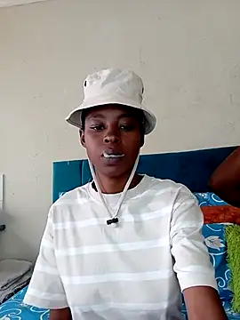 Snapshot of SweetSlenderChoc chatting on May 14, 2026, 1:30 pm SweetSlenderChoc online show from May 14, 2026, 1:30 pm