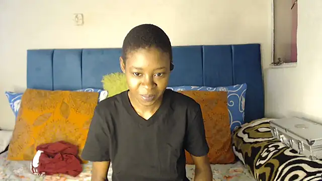 Snapshot of SweetSlenderChoc chatting on May 1, 2026, 2:44 pm SweetSlenderChoc online show from May 1, 2026, 2:44 pm