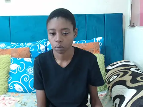Snapshot of SweetSlenderChoc chatting on May 29, 2026, 9:59 am SweetSlenderChoc online show from May 29, 2026, 9:59 am