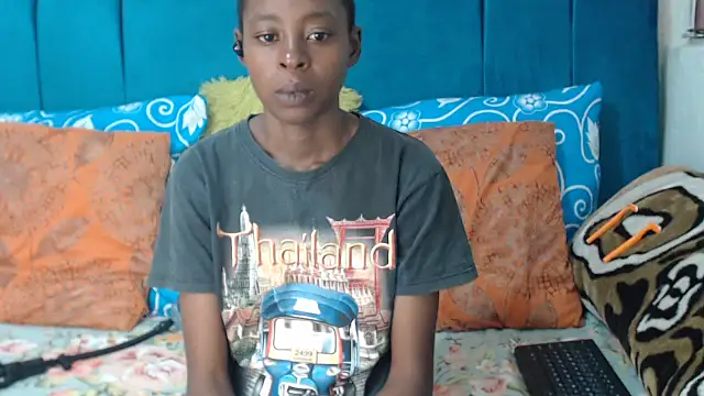 Snapshot of SweetSlenderChoc chatting on April 29, 2026, 5:41 pm SweetSlenderChoc online show from April 29, 2026, 5:41 pm