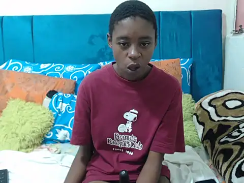 Snapshot of SweetSlenderChoc chatting on May 23, 2026, 3:49 am SweetSlenderChoc online show from May 23, 2026, 3:49 am