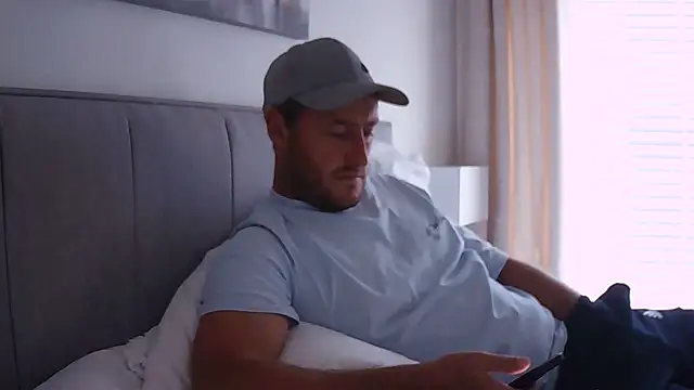 Londonlad818 online show from September 23, 2025, 10:44 am