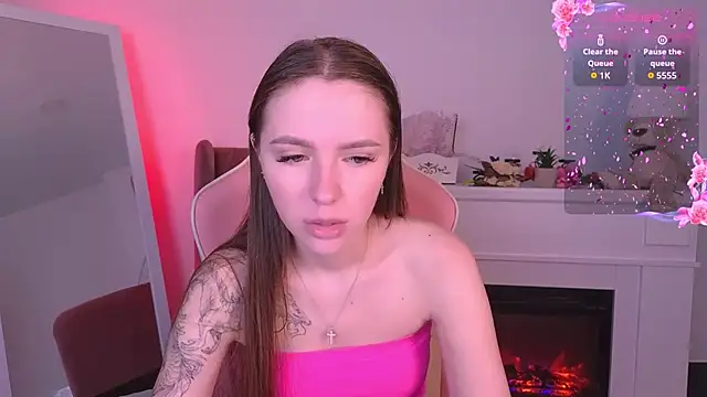 Snapshot of WildHoneyXO chatting on September 13, 2025, 5:51 am WildHoneyXO online show from September 13, 2025, 5:51 am