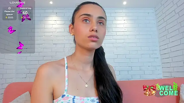 sofiapalacioss online show from December 22, 2025, 6:30 pm