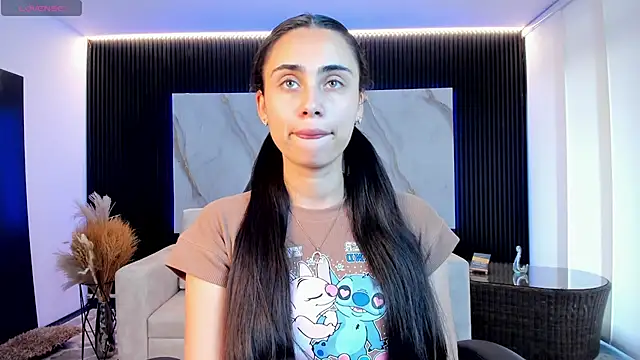 sofiapalacioss online show from February 25, 2026, 8:08 pm