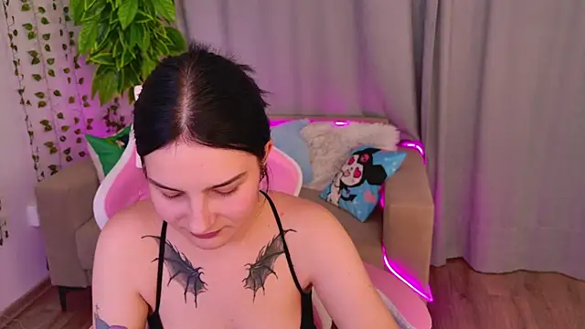 Snapshot of Angel_Braun chatting on September 8, 2025, 3:11 pm Angel Braun online show from September 8, 2025, 3:11 pm