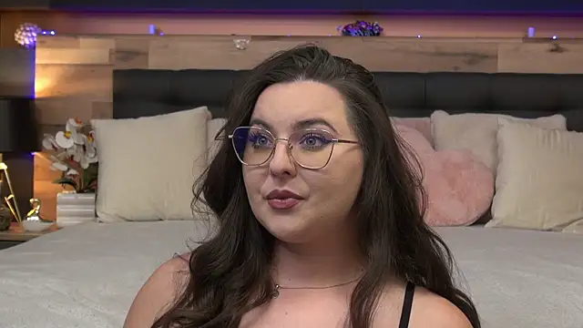 Snapshot of Mia_Swano chatting on July 28, 2026, 10:09 pm Mia Swano online show from July 28, 2026, 10:09 pm