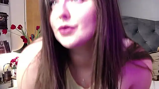 Mia Swano online show from October 10, 2025, 9:15 pm