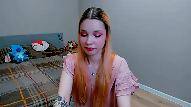Snapshot of Kitten_Alissa chatting on October 7, 2025, 6:42 pm Kitten Alissa online show from October 7, 2025, 6:42 pm