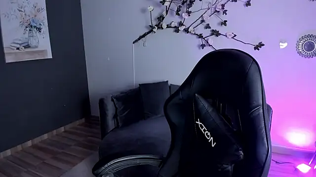 Snapshot of jasmincollin_ chatting on April 4, 2026, 2:07 am jasmincollin online show from April 4, 2026, 2:07 am