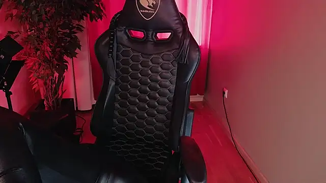 Jolie Orchid online show from October 19, 2025, 12:30 pm