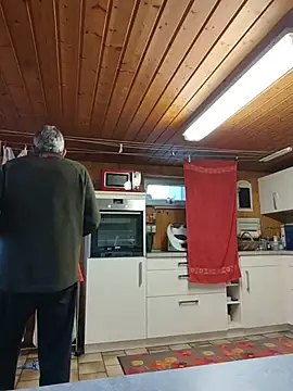 Snapshot of Oldmenhot66 chatting on November 6, 2025, 7:45 am Oldmenhot66 online show from November 6, 2025, 7:45 am