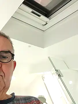 Snapshot of Oldmenhot66 chatting on October 8, 2025, 4:58 am Oldmenhot66 online show from October 8, 2025, 4:58 am