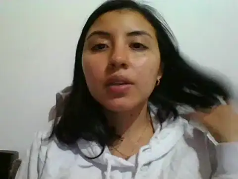 Snapshot of _Romilly_ chatting on September 18, 2025, 5:21 am Romilly online show from September 18, 2025, 5:21 am