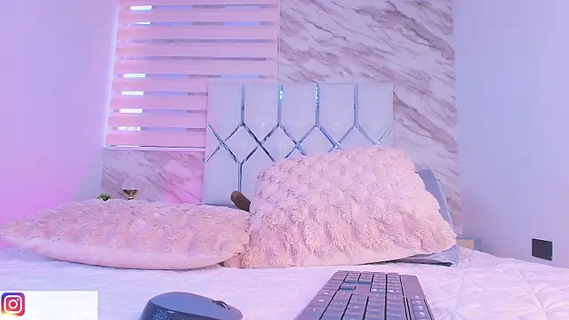 collet 1 online show from April 27, 2026, 12:03 pm