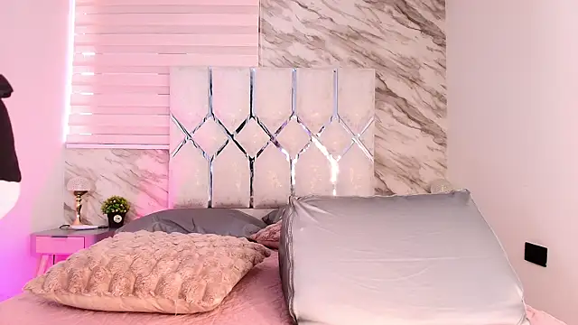 collet 1 online show from April 23, 2026, 11:49 am