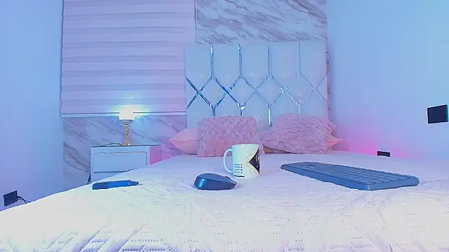 collet 1 online show from October 30, 2025, 12:14 pm