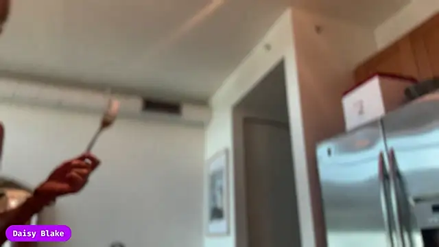 daisyyblake online show from November 4, 2025, 5:06 pm