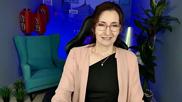 Snapshot of UnaTerra chatting on October 7, 2025, 9:43 am UnaTerra online show from October 7, 2025, 9:43 am