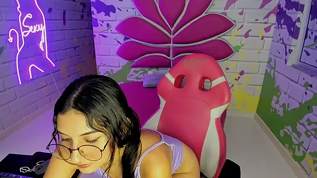 ValerySkinnyy online show from December 4, 2025, 3:49 am