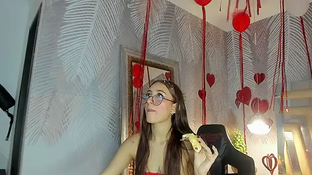 Snapshot of ValerySkinnyy chatting on February 15, 2026, 2:56 am ValerySkinnyy online show from February 15, 2026, 2:56 am