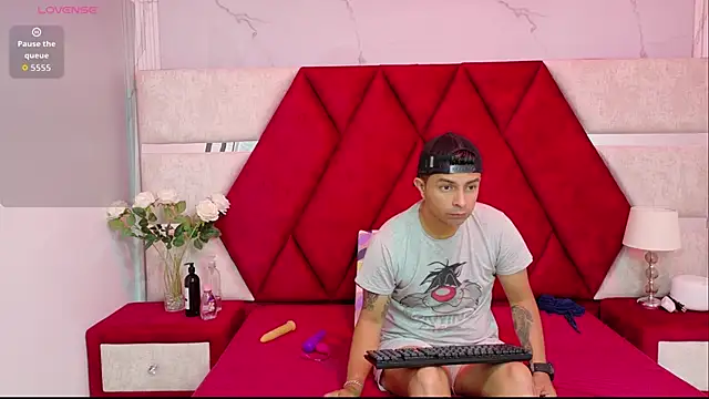 Kity spiderr online show from September 22, 2025, 12:22 pm