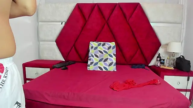 Kity spiderr online show from March 11, 2026, 12:32 pm