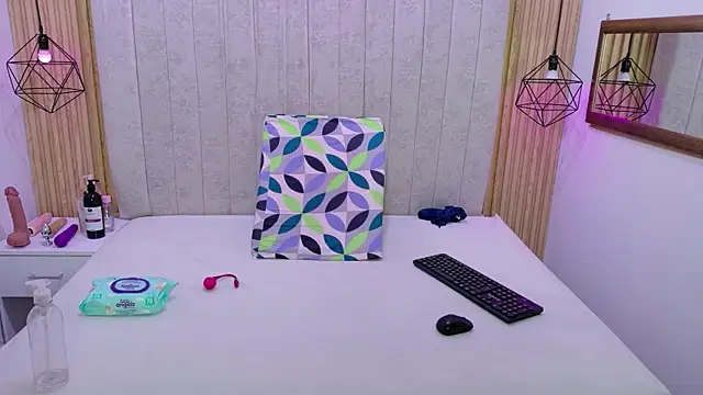 Kity spiderr online show from November 6, 2025, 12:53 pm