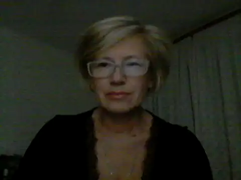 Snapshot of LucyLewisX chatting on September 27, 2025, 8:04 pm LucyLewisX online show from September 27, 2025, 8:04 pm