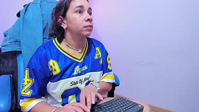 Snapshot of CataleyaAmaya chatting on September 27, 2025, 12:55 pm CataleyaAmaya online show from September 27, 2025, 12:55 pm
