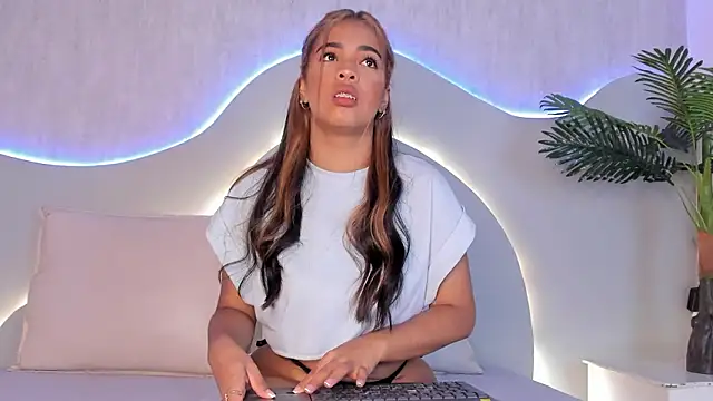 CannelaSmith online show from February 5, 2026, 5:09 pm