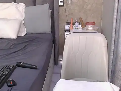 Snapshot of Sultry_Booty chatting on November 26, 2025, 2:33 am Sultry Booty online show from November 26, 2025, 2:33 am