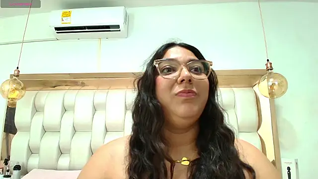 TiffantyAndStacy online show from January 17, 2026, 8:01 pm