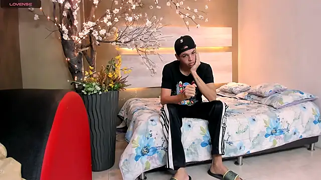 Mycandyfor You online show from September 23, 2025, 3:19 pm