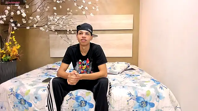 Mycandyfor You online show from September 22, 2025, 6:03 pm