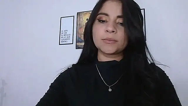 ValerieLove  online show from February 5, 2026, 7:43 pm